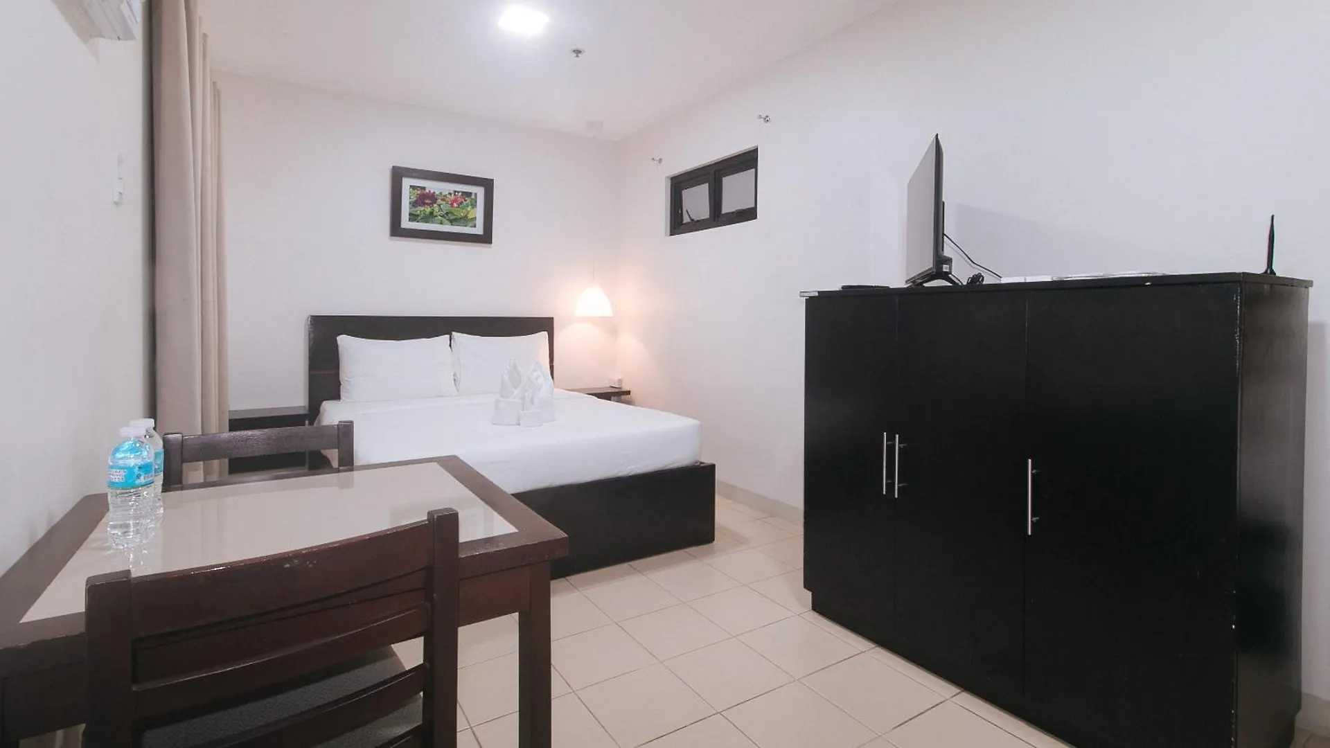 Urbanview At Evangelista Street Makati 마카티 0*,