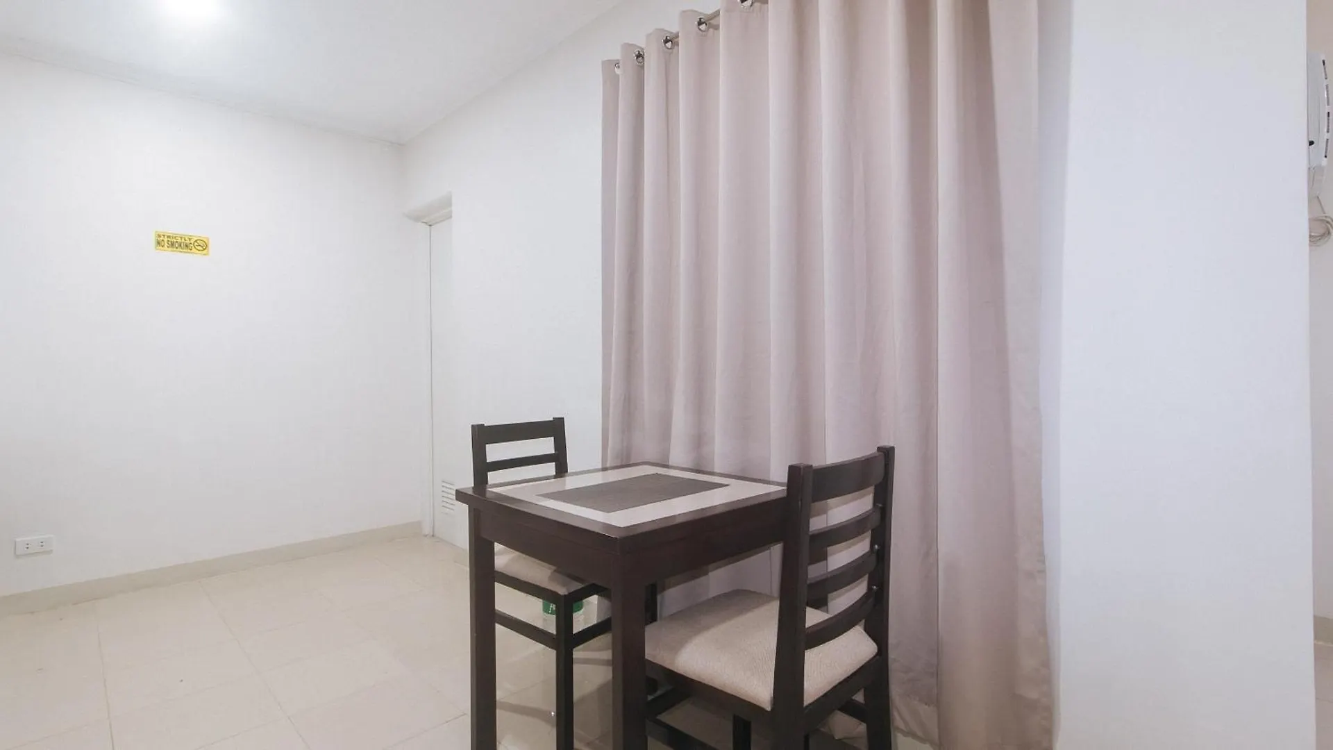 Urbanview At Evangelista Street Makati 마카티 0*,