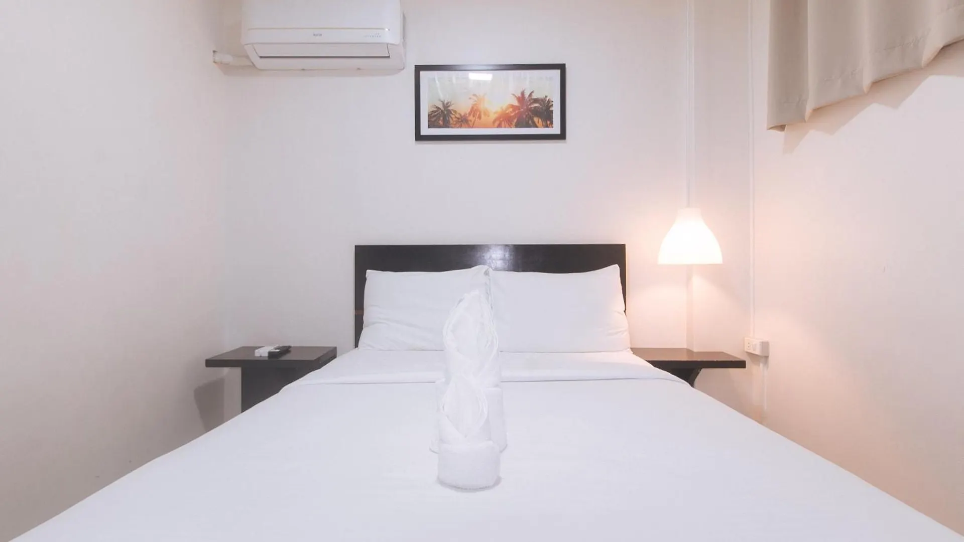 Urbanview At Evangelista Street Makati Makati City Inn