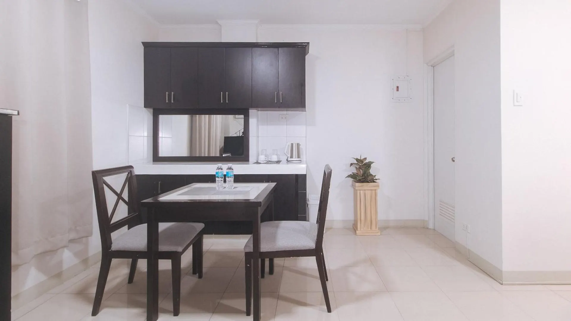 Kro Urbanview At Evangelista Street Makati San Pedro Makati