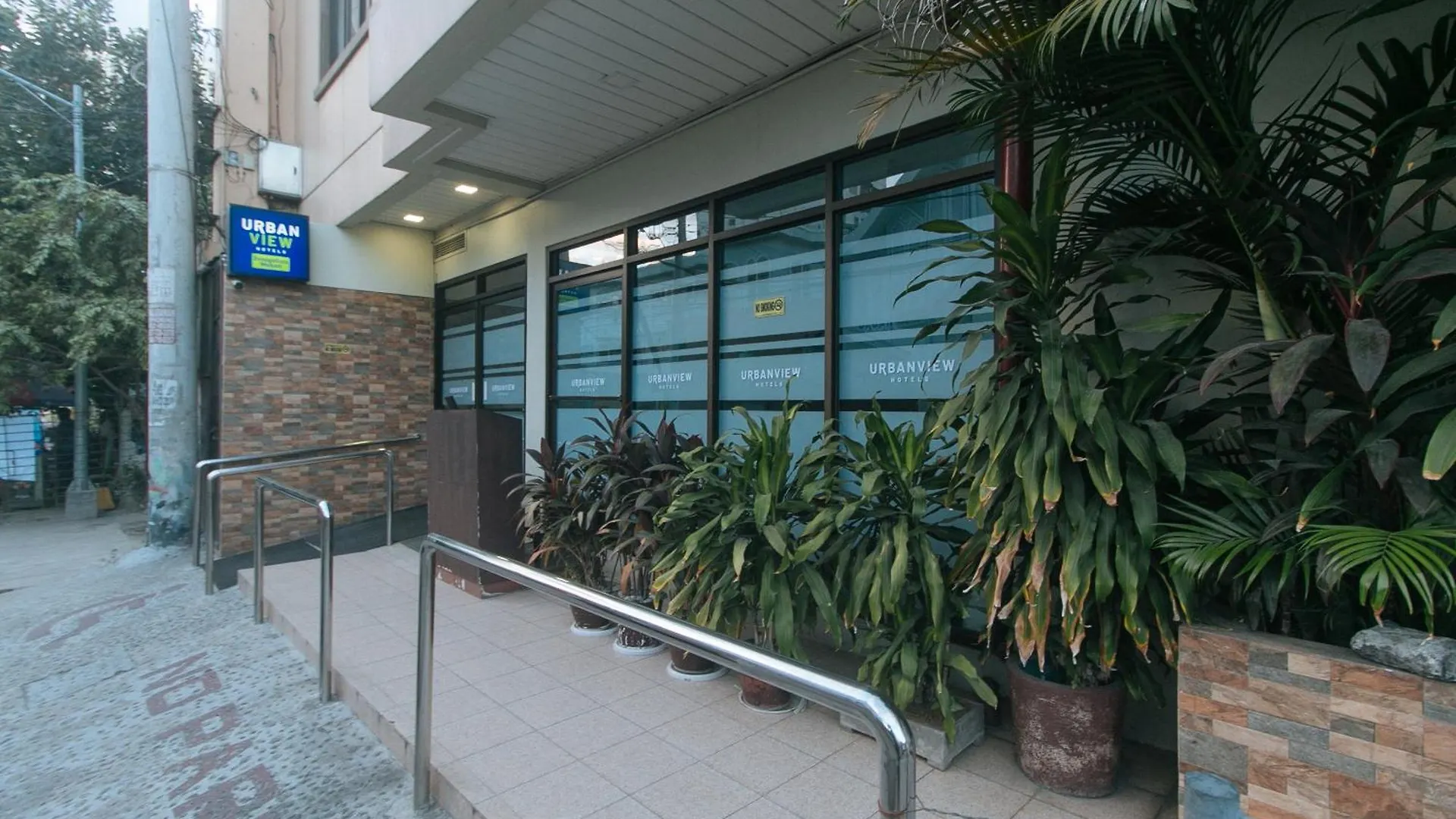 Urbanview At Evangelista Street Makati San Pedro Makati 0*,  Filippinerne
